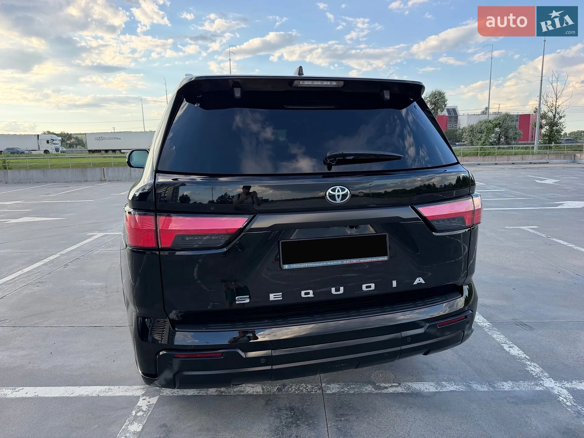 2023 Toyota Sequoia - мініатюра 9