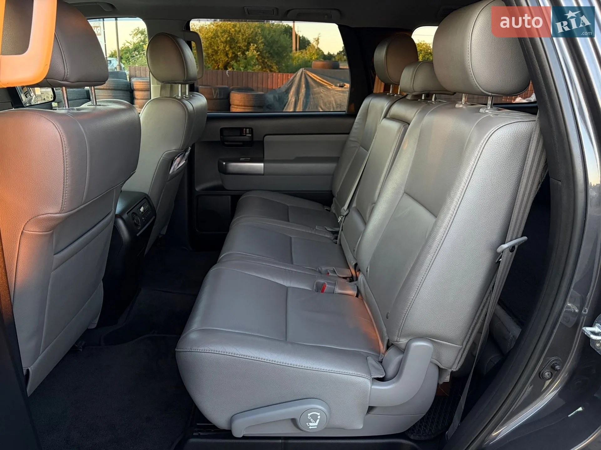 2019 Toyota Sequoia - мініатюра 35