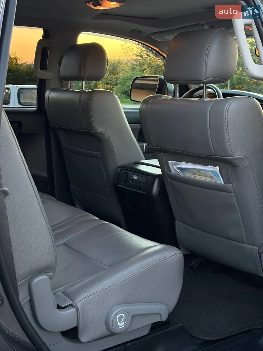 2019 Toyota Sequoia - мініатюра 52