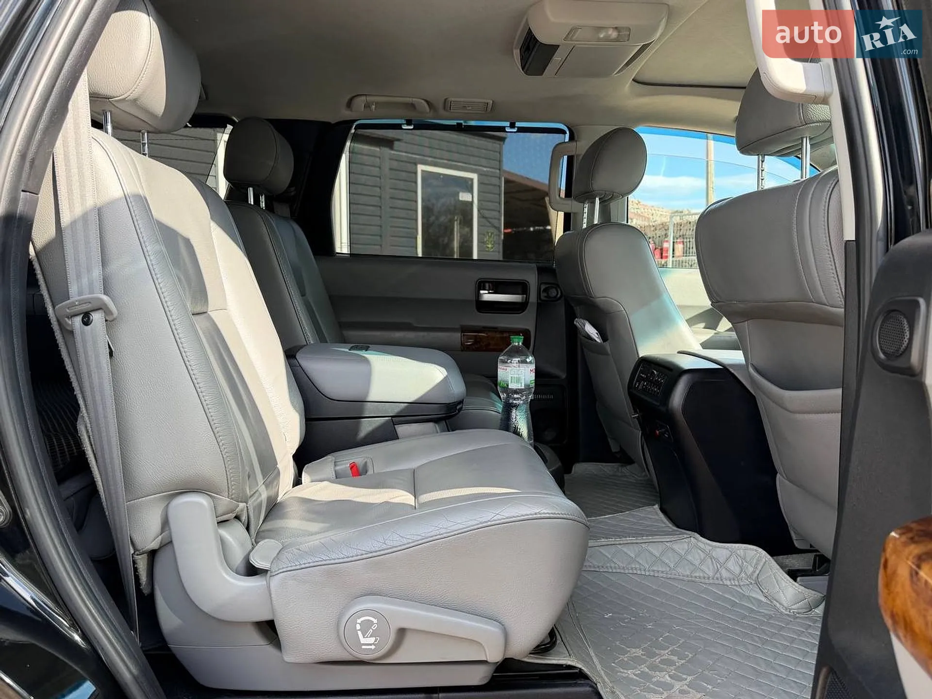 2010 Toyota Sequoia - мініатюра 41