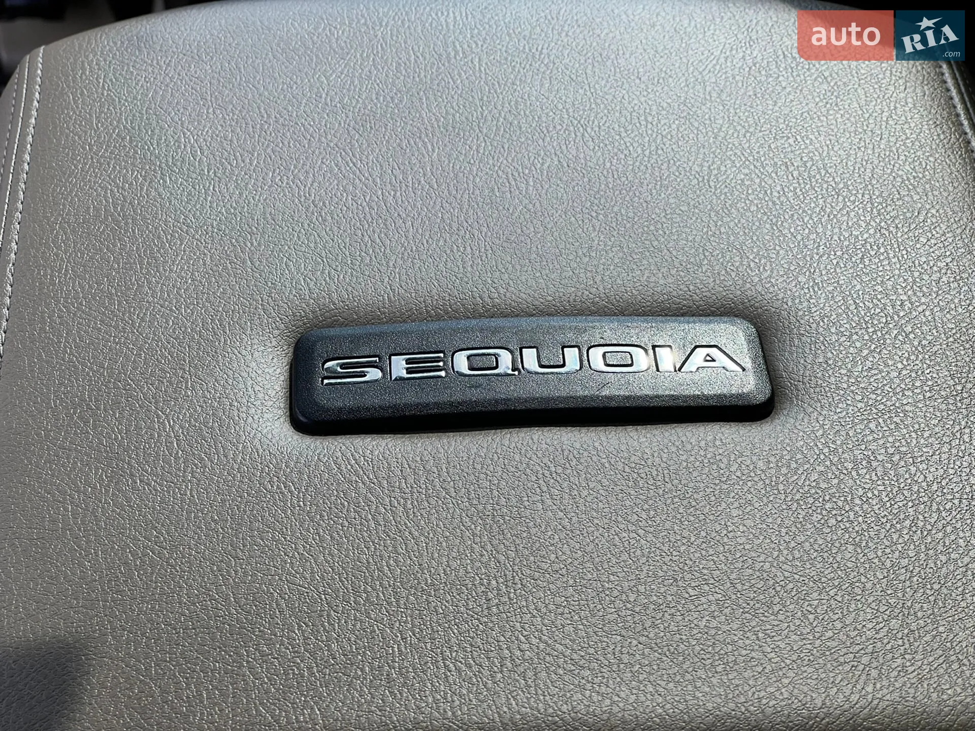 2010 Toyota Sequoia - мініатюра 41
