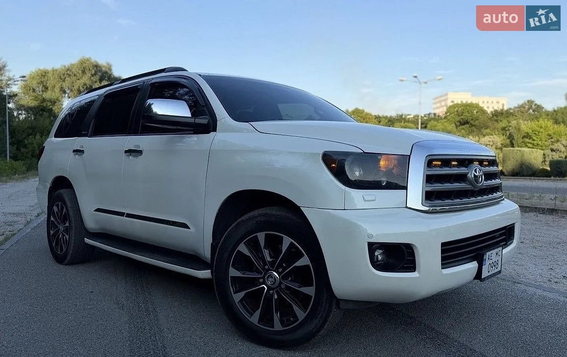 2013 Toyota Sequoia - мініатюра 16