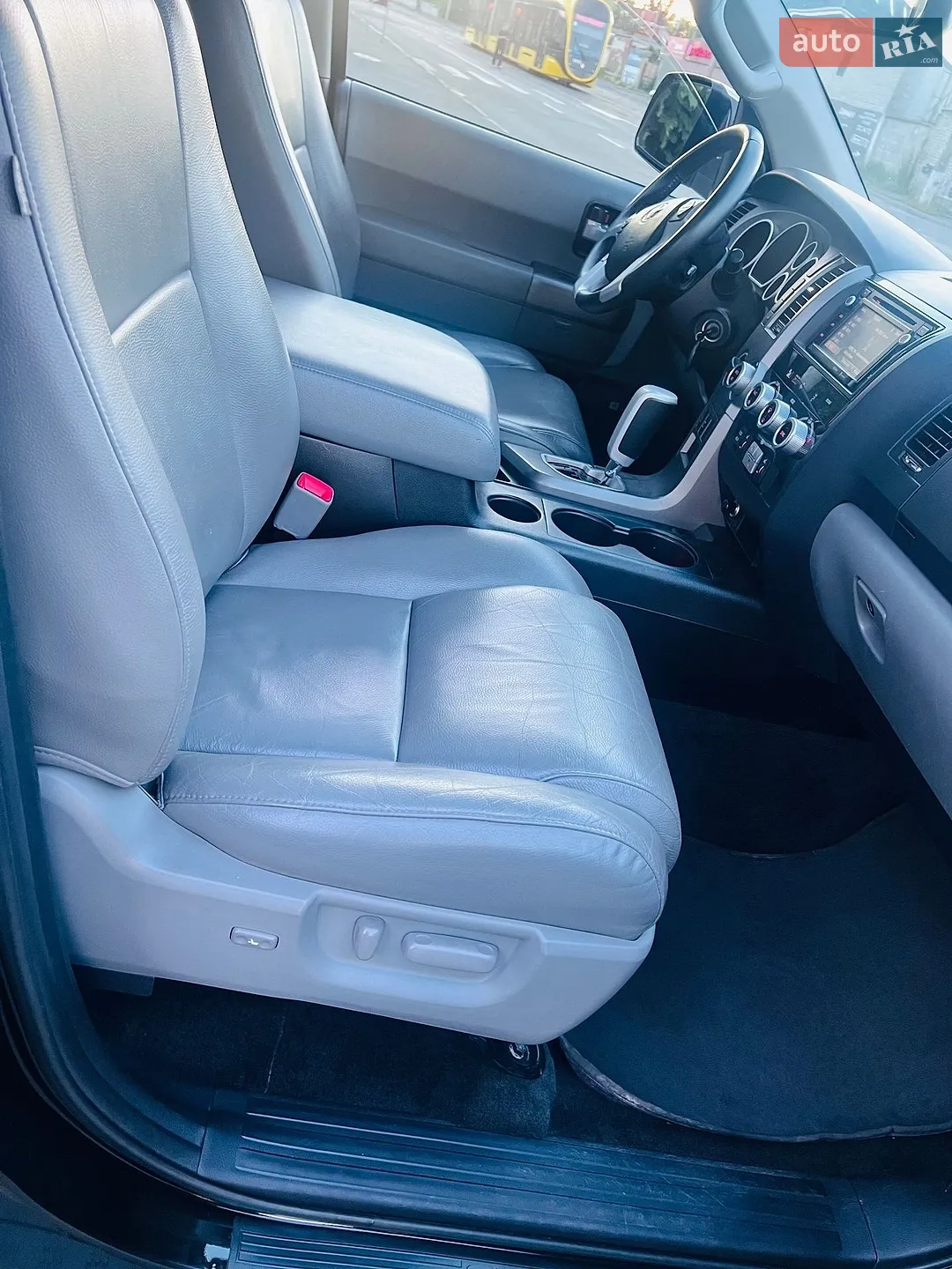2015 Toyota Sequoia - мініатюра 7