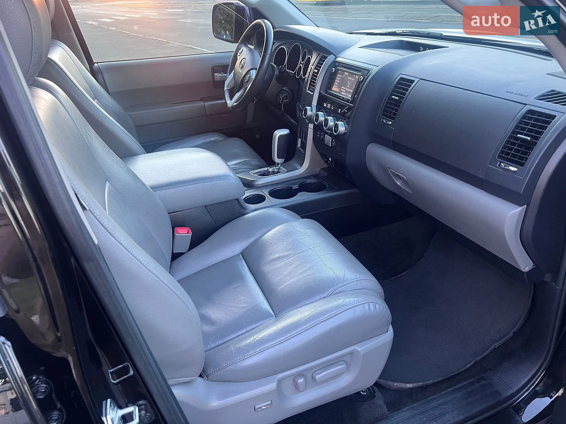 2015 Toyota Sequoia - мініатюра 19