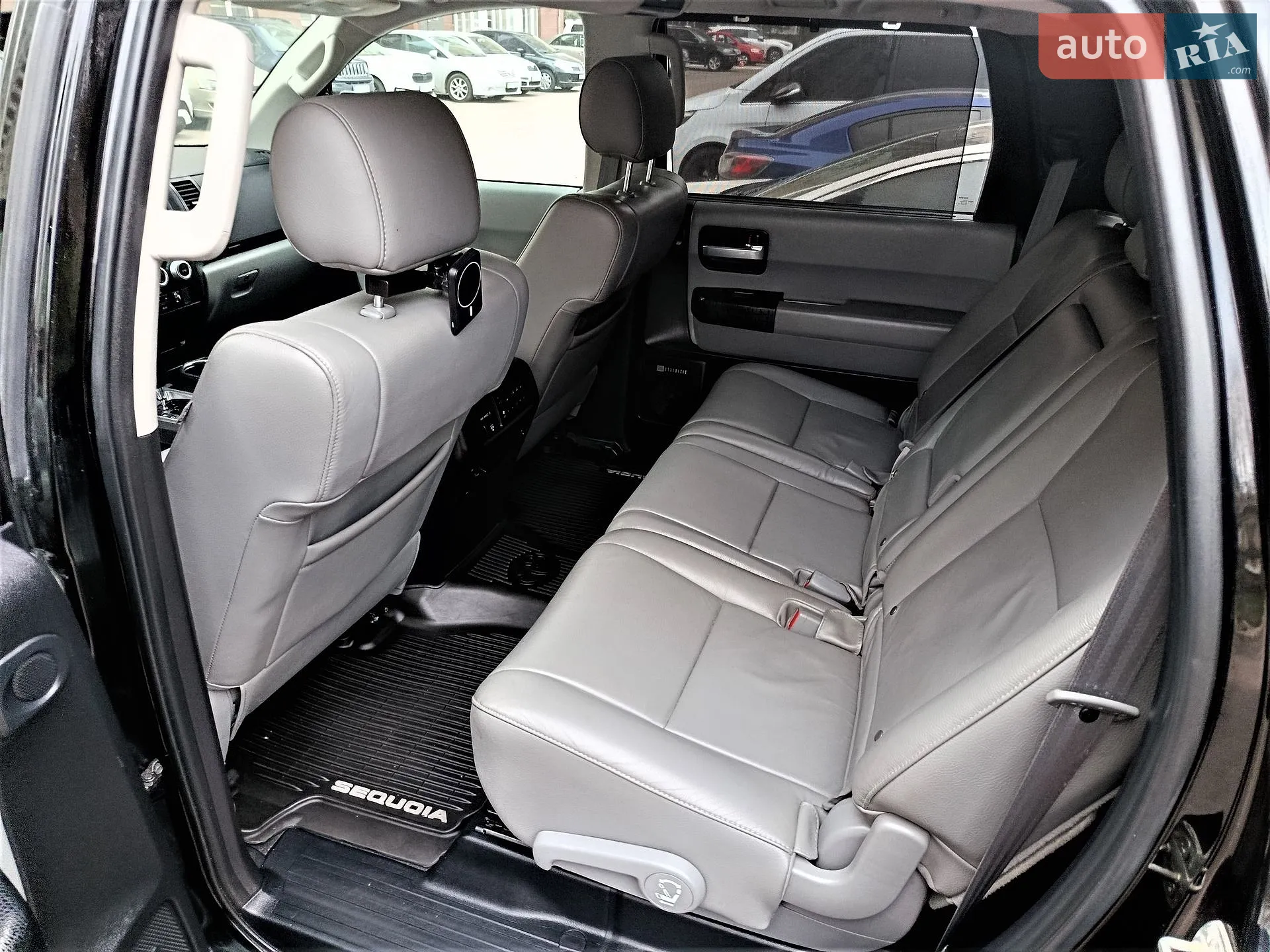 2018 Toyota Sequoia - мініатюра 10