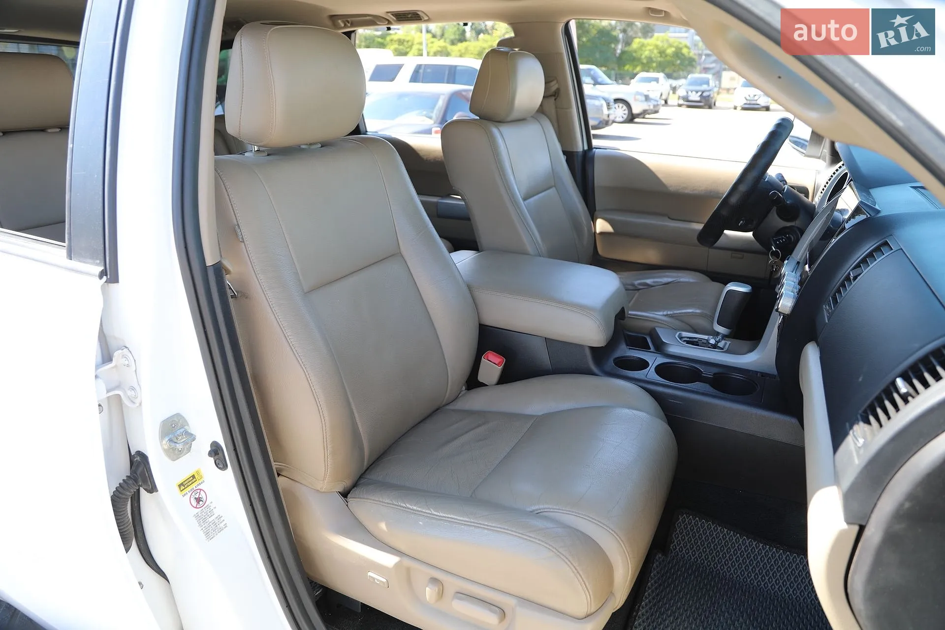 2016 Toyota Sequoia - мініатюра 17