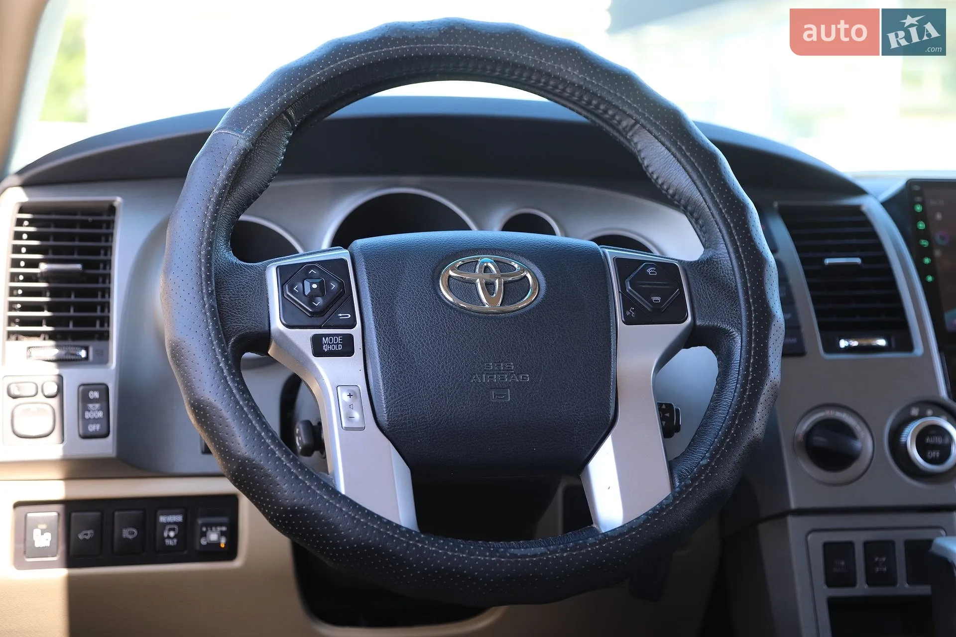 2016 Toyota Sequoia - мініатюра 20