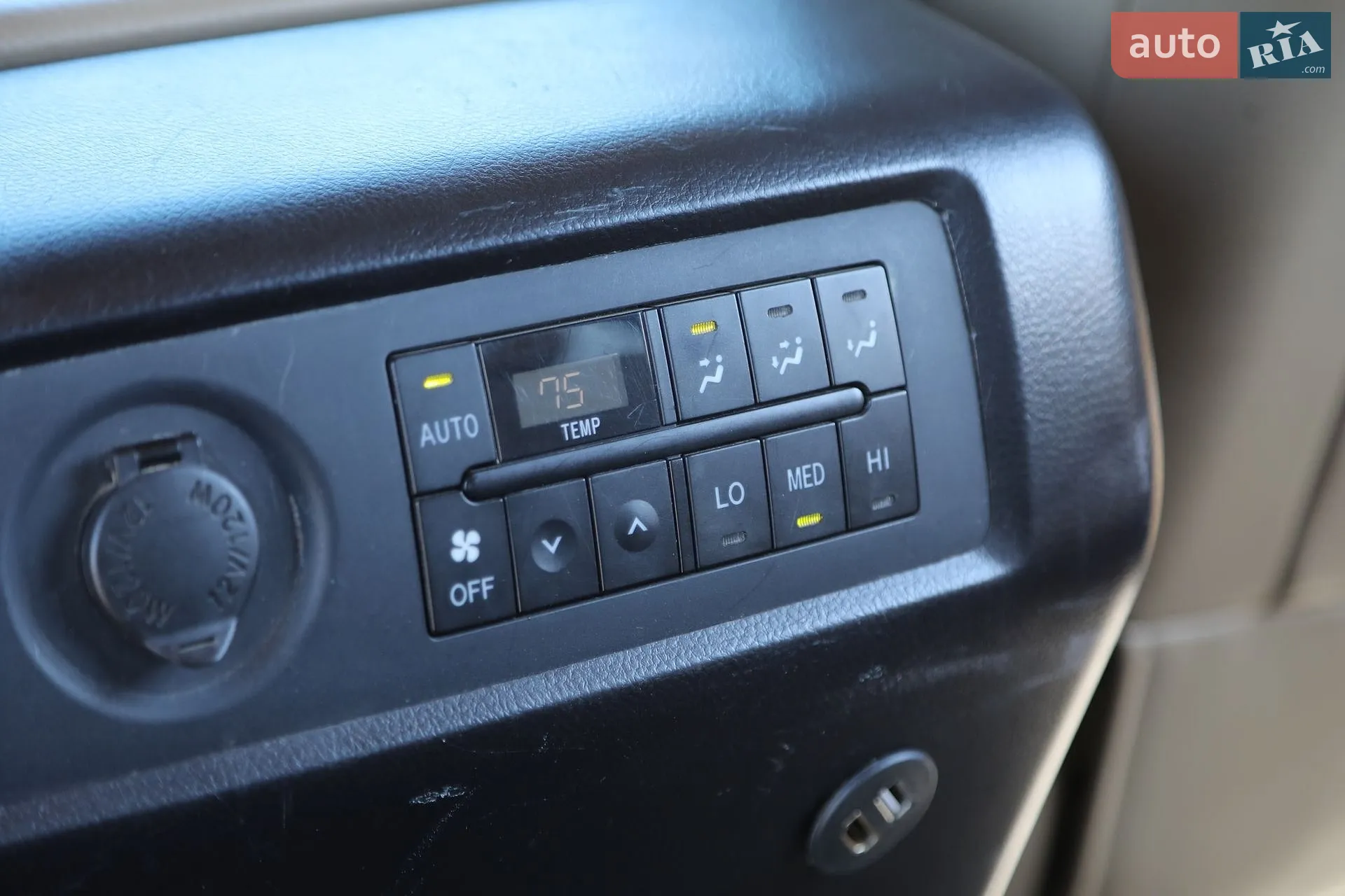 2016 Toyota Sequoia - мініатюра 40