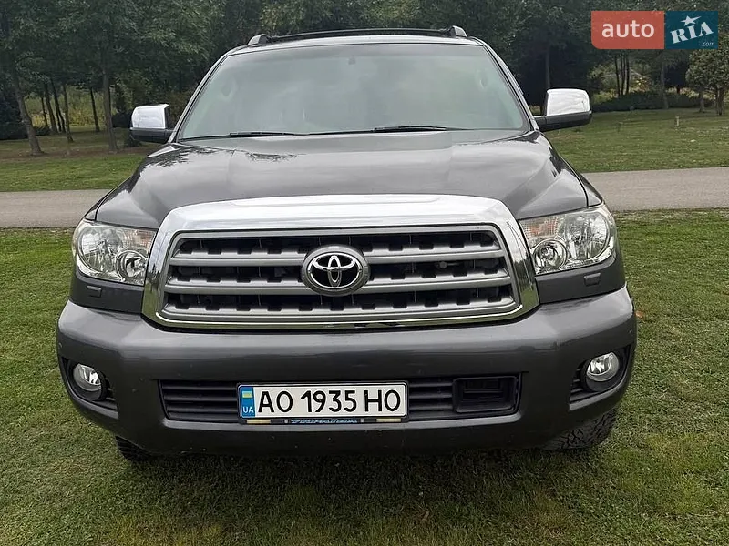 Toyota Sequoia 2015