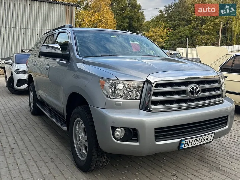 Toyota Sequoia 2016