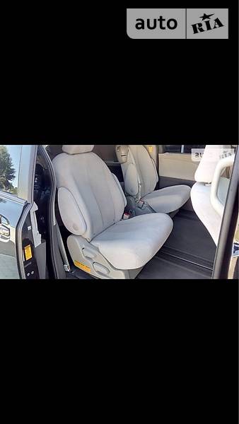 Минивэн Toyota Sienna 2013 в Калуше