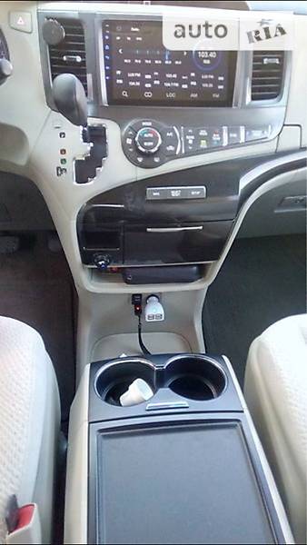 Минивэн Toyota Sienna 2013 в Калуше