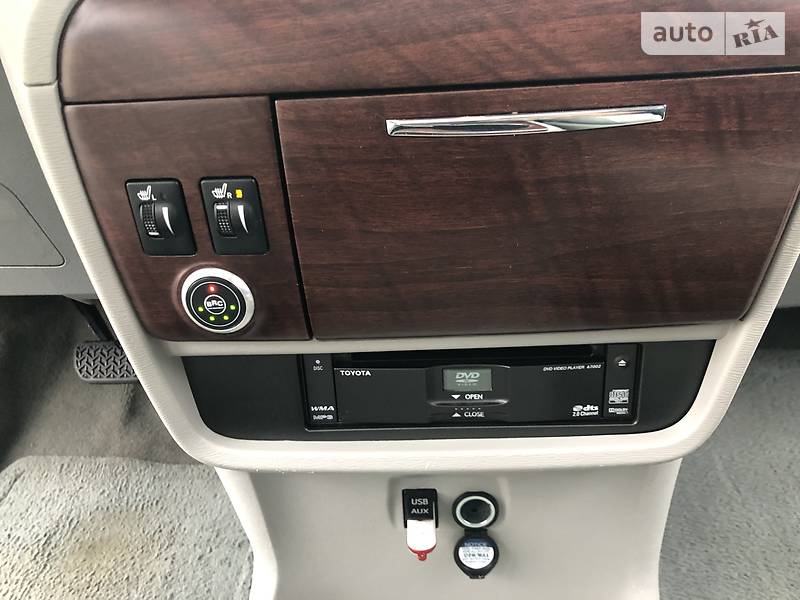 Мінівен Toyota Sienna 2014 в Житомирі