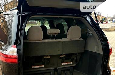 Мінівен Toyota Sienna 2015 в 