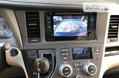 Минивэн Toyota Sienna 2015 в Мелитополе