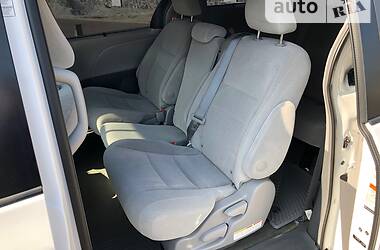 Мінівен Toyota Sienna 2015 в Борисполі