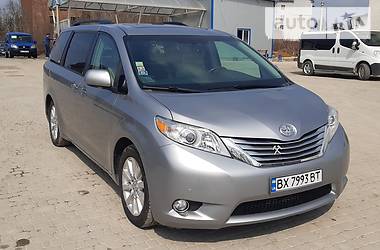 Мінівен Toyota Sienna 2010 в Хмельницькому