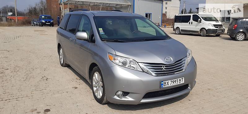 Минивэн Toyota Sienna 2010 в Хмельницком