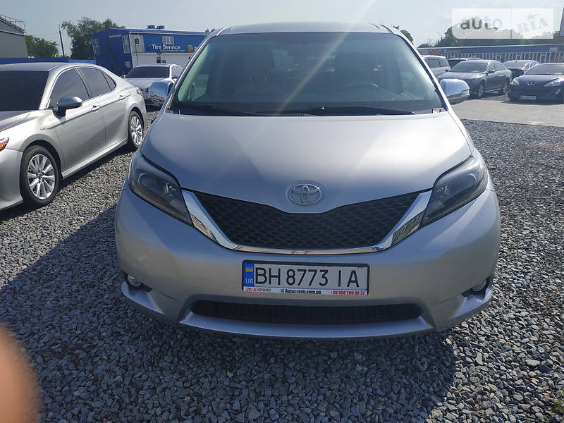 Мінівен Toyota Sienna 2012 в Івано-Франківську