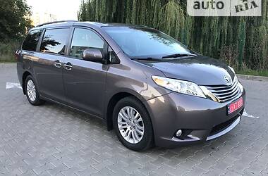 Мінівен Toyota Sienna 2017 в Луцьку