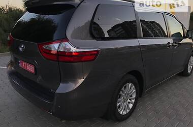 Мінівен Toyota Sienna 2017 в Луцьку