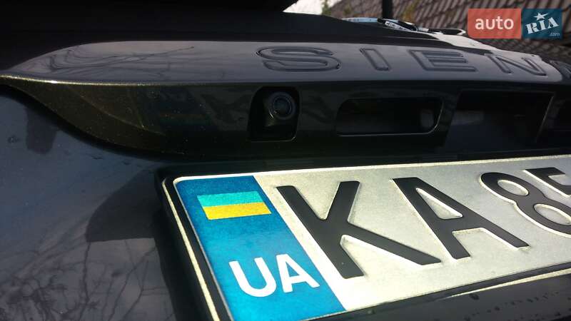 Минивэн Toyota Sienna 2017 в Киеве