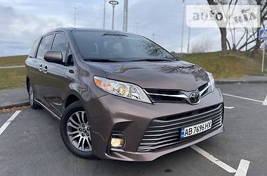 Минивэн Toyota Sienna 2019 в Виннице