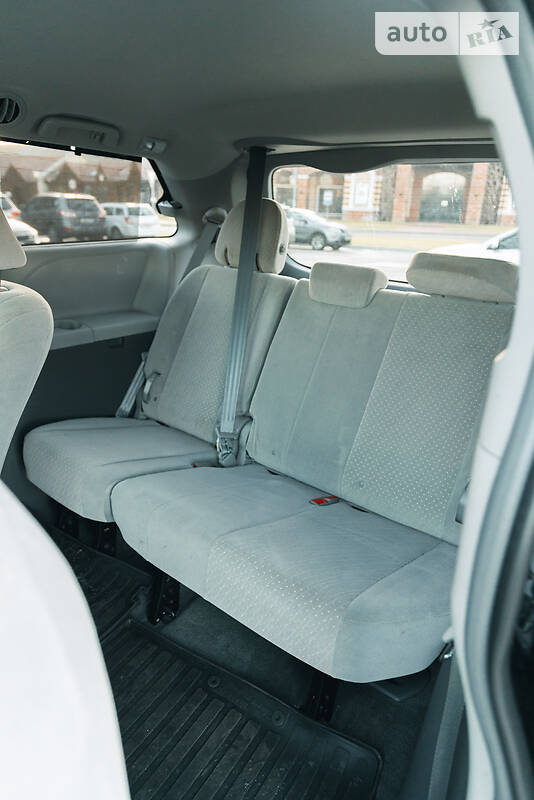 Минивэн Toyota Sienna 2018 в Киеве