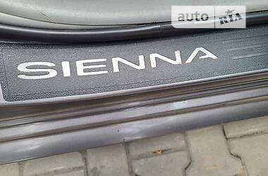 Мінівен Toyota Sienna 2012 в Луцьку