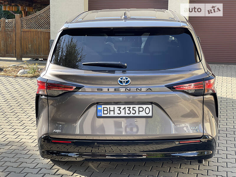 Мінівен Toyota Sienna 2020 в Одесі