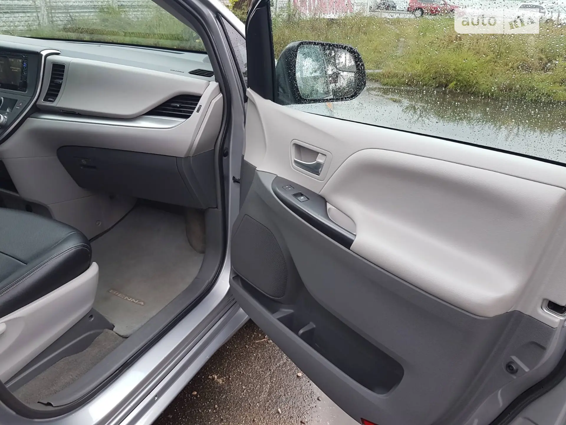 2015 Toyota Sienna - мініатюра 19