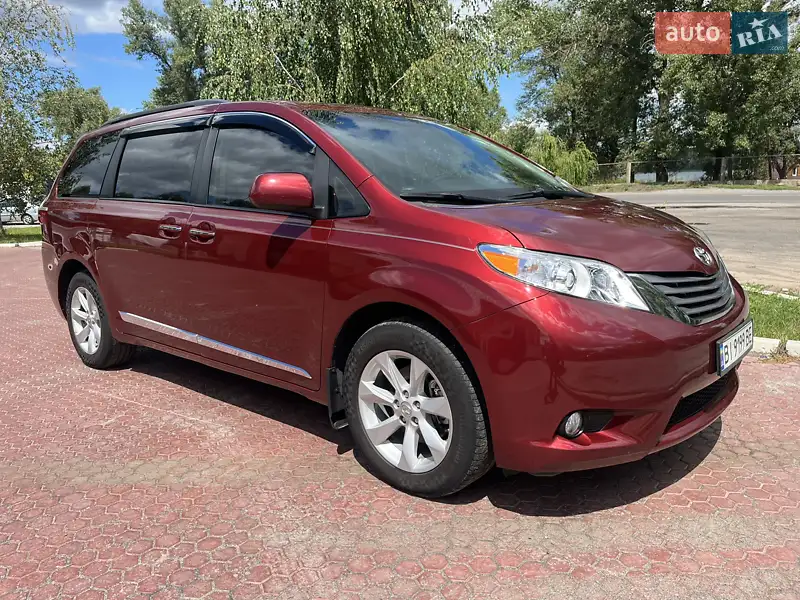 Toyota Sienna 2016
