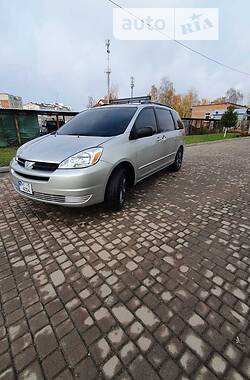 Минивэн Toyota Sienna 2003 в Червонограде