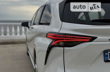 Минивэн Toyota Sienna 2020 в 
