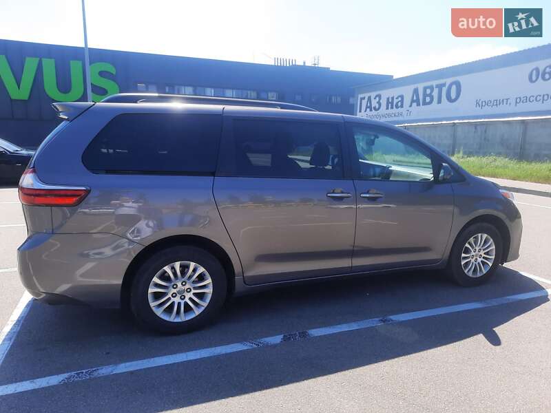 Минивэн Toyota Sienna 2015 в Киеве фото 7 Минивэн Toyota Sienna 2015 в Киеве