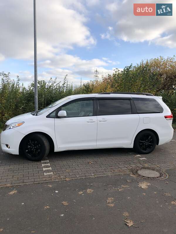 Мінівен Toyota Sienna 2012 в Мукачевому фото 6 Мінівен Toyota Sienna 2012 в Мукачевому