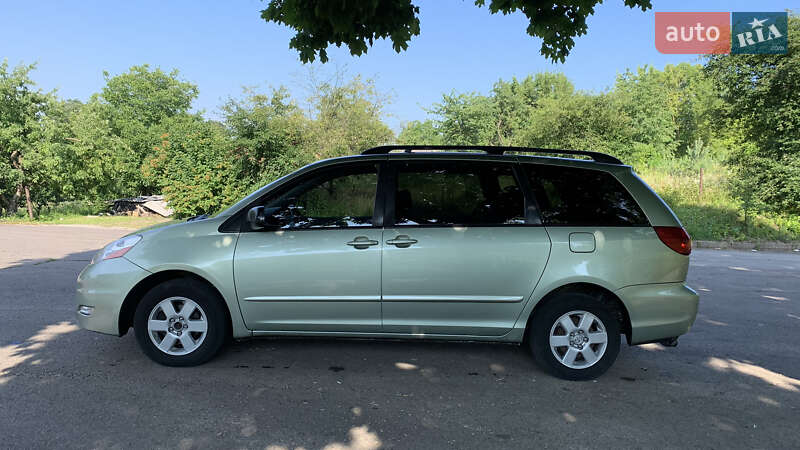 Минивэн Toyota Sienna 2007 в Ровно