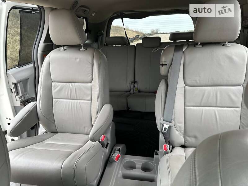 Минивэн Toyota Sienna 2018 в Одессе