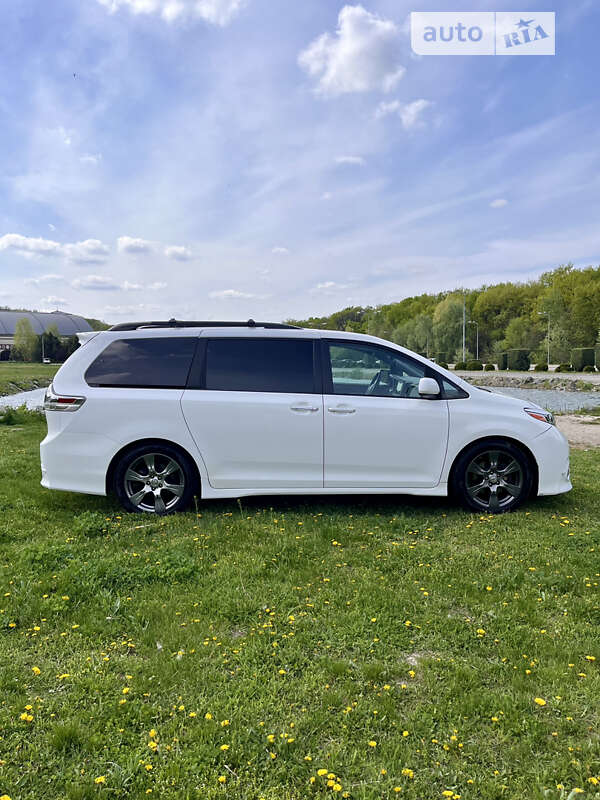 Минивэн Toyota Sienna 2016 в Днепре