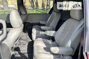 Минивэн Toyota Sienna 2014 в Запорожье