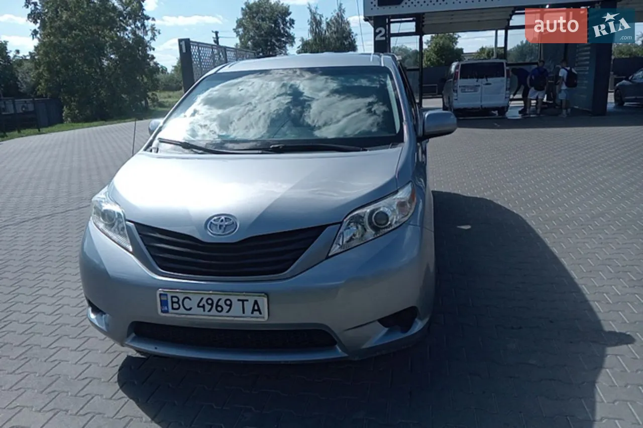 2010 Toyota Sienna - мініатюра 27