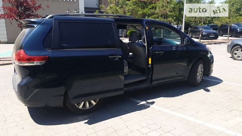 Минивэн Toyota Sienna 2012 в Львове фото 12 Минивэн Toyota Sienna 2012 в Львове