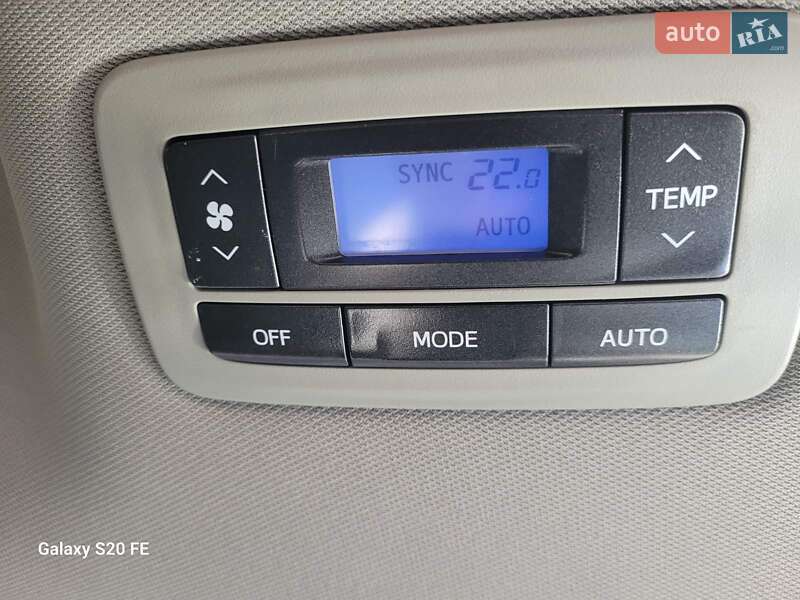 Минивэн Toyota Sienna 2016 в Киеве