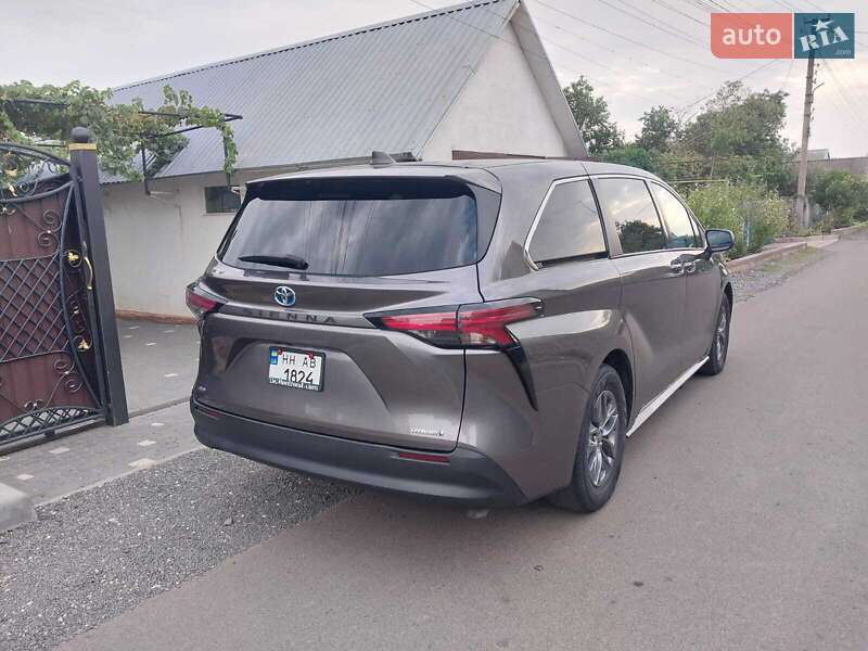 Минивэн Toyota Sienna 2021 в Овидиополе