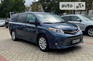 Минивэн Toyota Sienna 2017 в Одессе