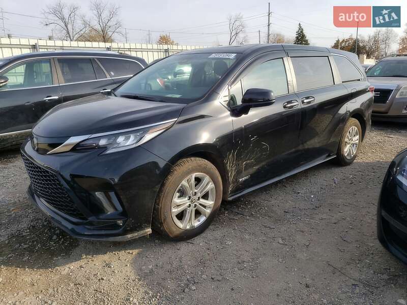 Минивэн Toyota Sienna 2021 в Ужгороде