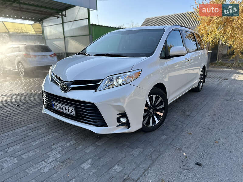 Toyota Sienna 2015