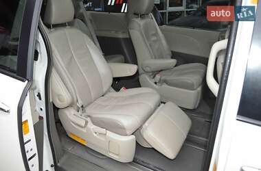 Минивэн Toyota Sienna 2013 в Львове