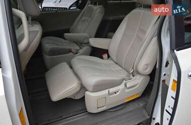 Минивэн Toyota Sienna 2013 в Львове