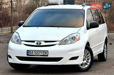 Мінівен Toyota Sienna 2007 в Кривому Розі